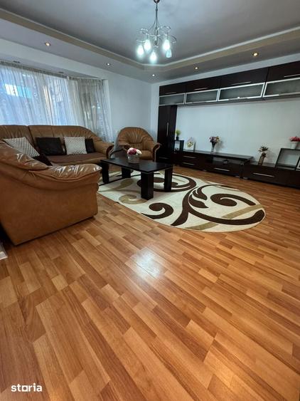 Casă cu 3 camere cu Teren 250 Mp în Central