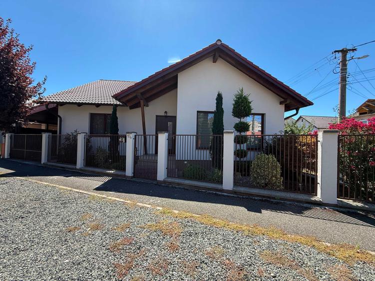 Casă cu 3 camere în Bujac
