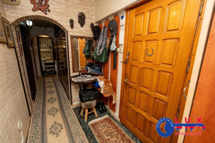 Apartament cu 3 camere decomandat în Piața Nouă