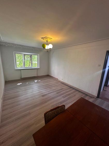 Apartament cu 2 camere decomandat în Nicolina