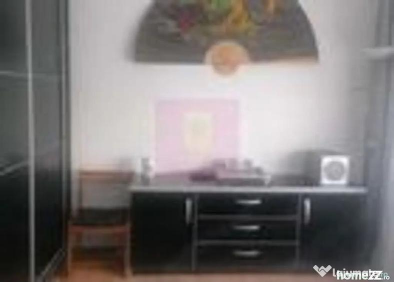 Apartament cu 2 camere semidecomandat în Tei