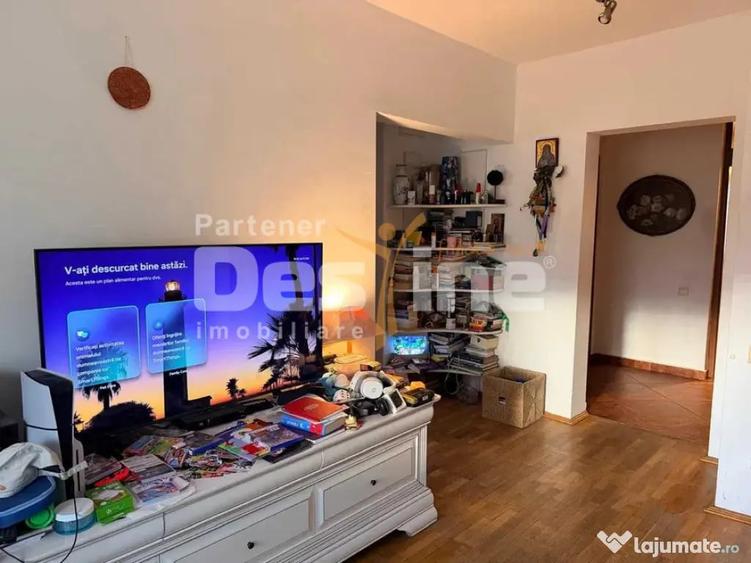 Apartament cu 3 camere decomandat în Nerva Traian