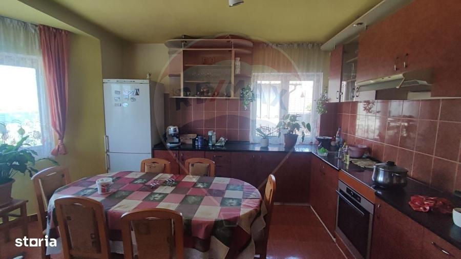 Casă cu 4 camere în Fughiu