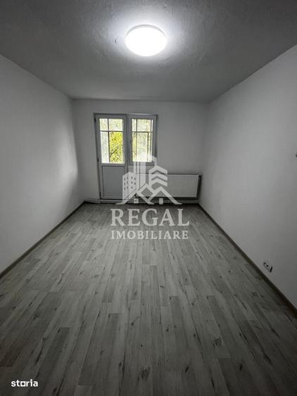 Apartament cu 2 camere semidecomandat în Batiz
