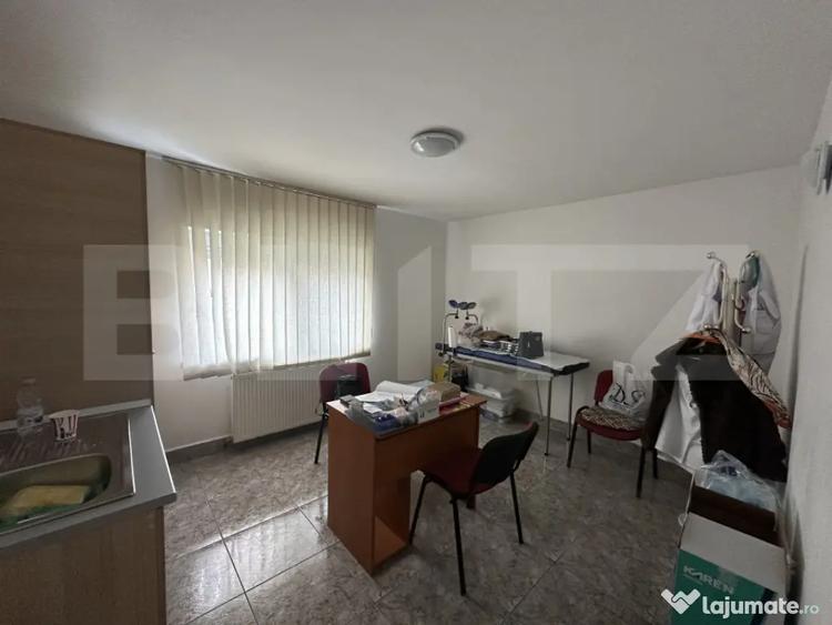 Apartament cu 3 camere decomandat în Micro 17
