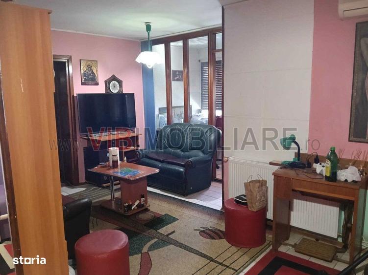 Casă cu 6 camere cu Teren 722 Mp în Aradului