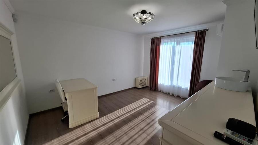 Casă individuală cu 4 camere cu Canalizare în Valea Lupului