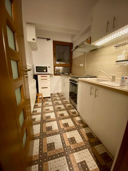 Apartament cu 2 camere semidecomandat, mobilat în Cișmigiu