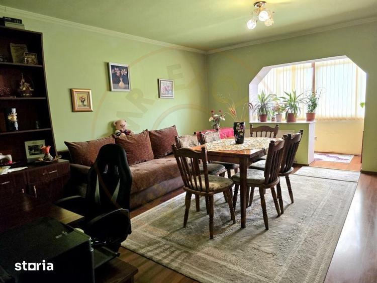 Apartament cu 2 camere decomandat în Micro 17
