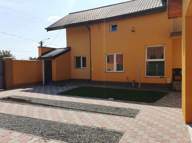 Casă individuală cu 4 camere cu Canalizare în Sânnicolau Mic
