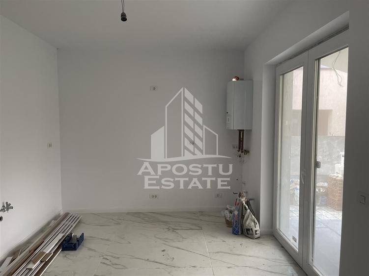 Duplex cu 5 camere cu Canalizare în Chișoda