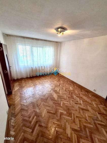 Apartament 3 camere de vanzare Strada Stadionului, Bacau Etaj 1