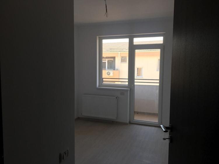 Apartament cu 2 camere semidecomandat în Berceni