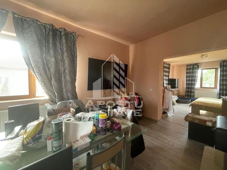 Apartament cu 3 camere decomandat, mobilat în Bujac