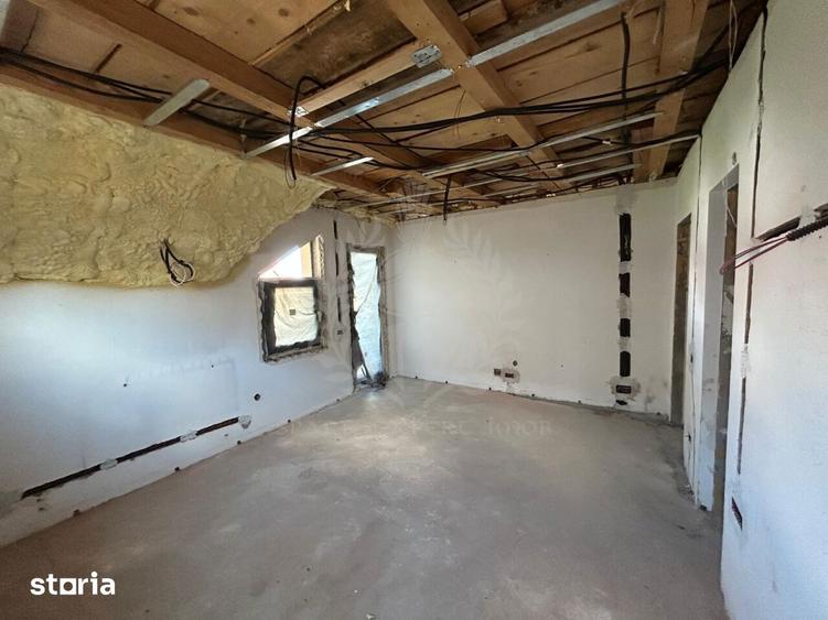 Casă cu 6 camere cu Teren 467 Mp în Crevedia