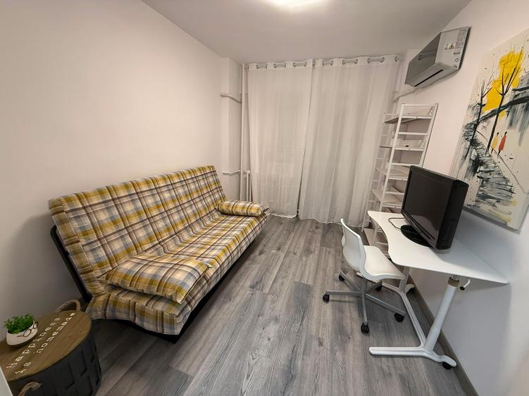 Apartament cu 3 camere semidecomandat în 13 Septembrie