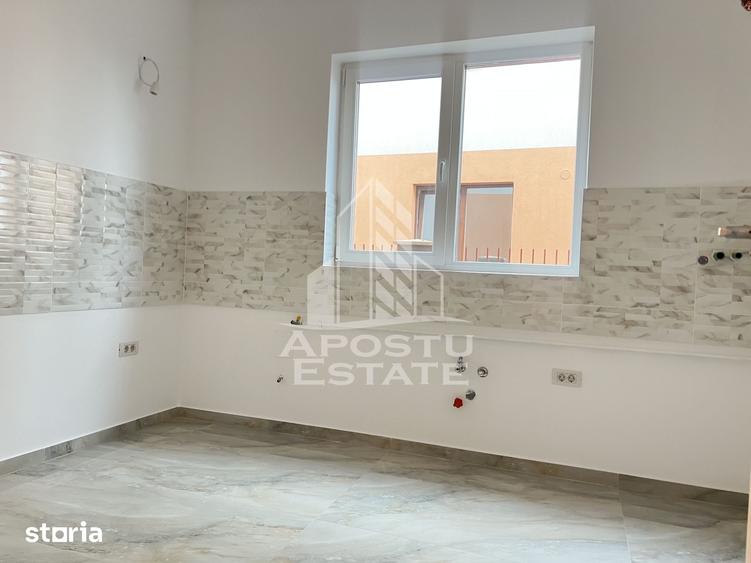 Duplex P+E, 4 camere, 2 locuri de parcare, in Sanandrei - 1