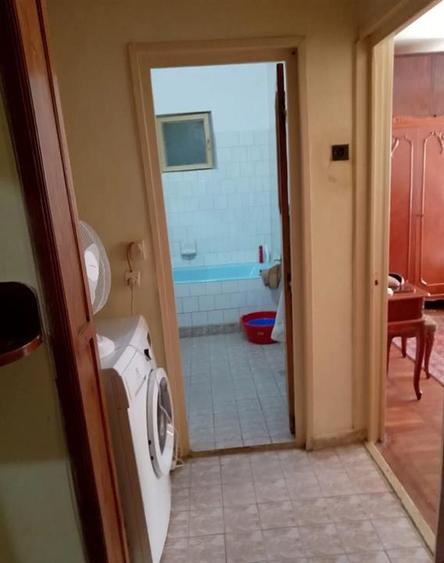 Apartament cu 3 camere decomandat în Călărași