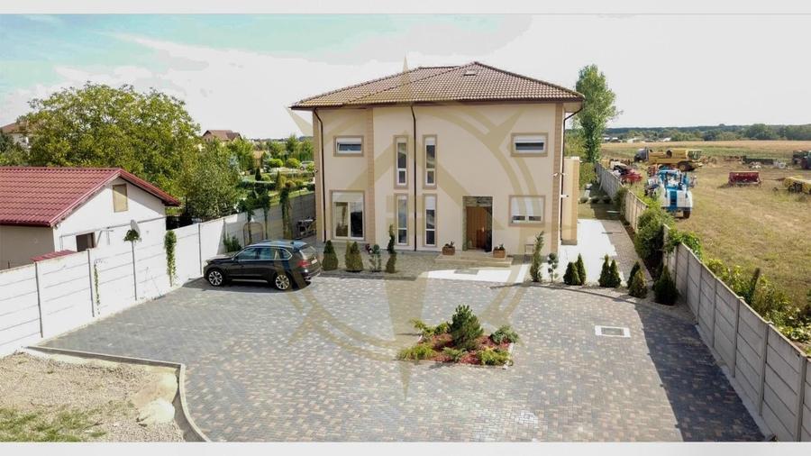 Casă cu 7 camere cu Piscina în Corbeanca