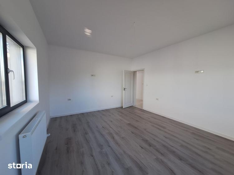 Casă cu 4 camere cu Teren 417 Mp în Giarmata
