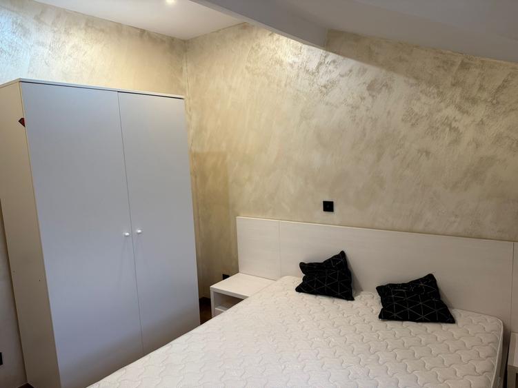 Apartament cu 3 camere decomandat, mobilat în Mărgeanului