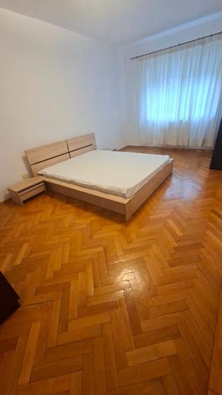Apartament cu 3 camere decomandat în Răcădău