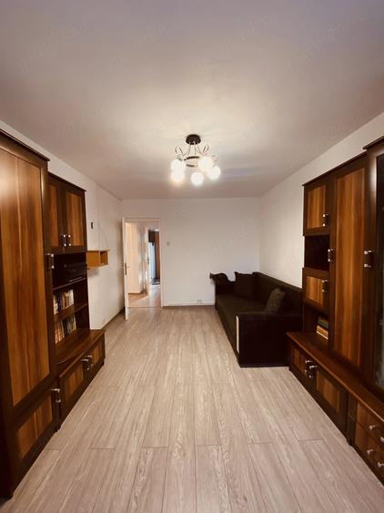 Apartament cu 2 camere decomandat în Colonia Bod