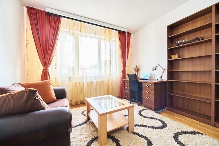 Apartament cu 3 camere, mobilat în Unirii