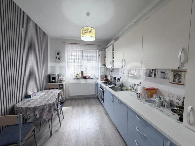 Apartament cu 4 camere decomandat în Șura Mare