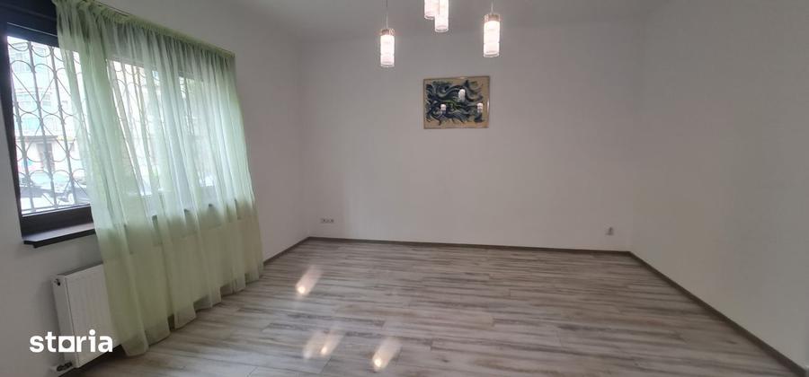 Spațiu comercial, de 86 mp, în Moșilor