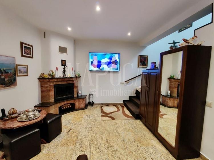 Casă individuală cu 5 camere cu Canalizare în Central