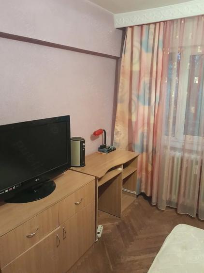 Apartament cu 2 camere semidecomandat în Podu Roș