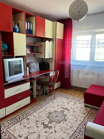 Apartament cu 3 camere semidecomandat, mobilat în Vatra Dornei