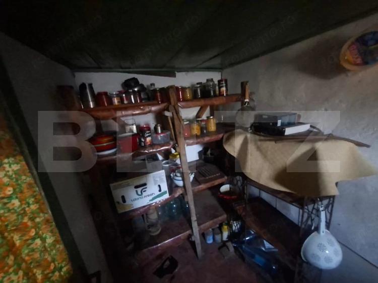 Casă cu Teren 885 Mp în Văleni