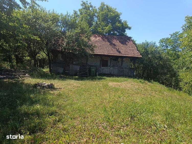 Spațiu comercial, în Corușu