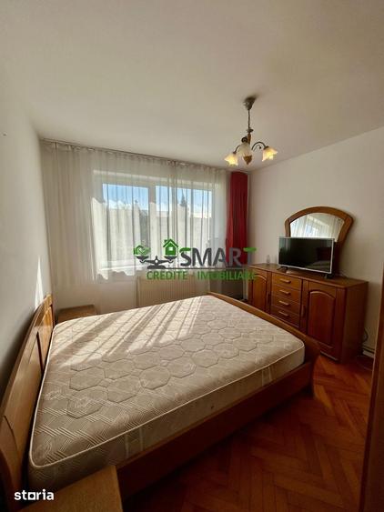 Apartament cu 3 camere semidecomandat în Săsar