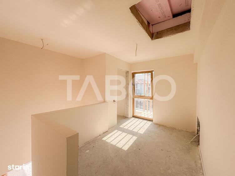 Casă cu 4 camere în Sânnicoară