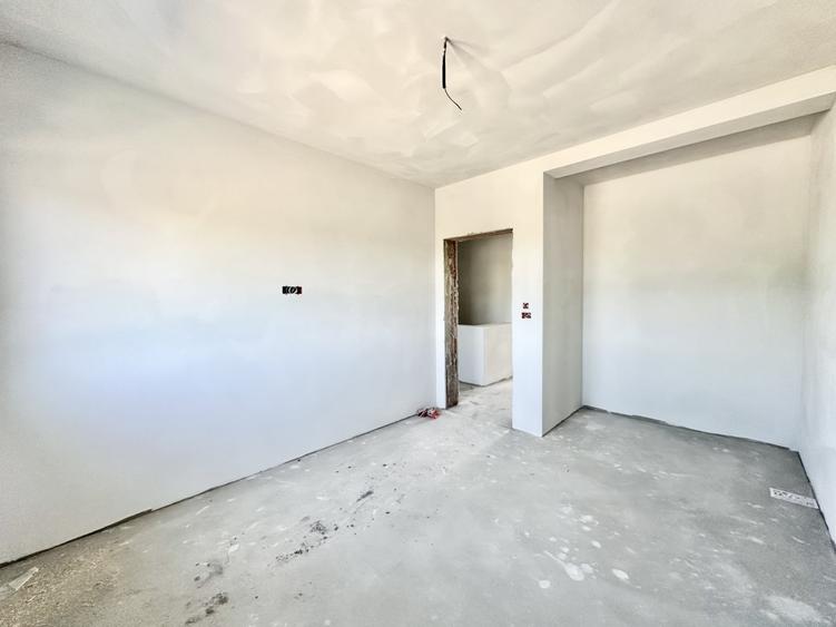 Duplex cu 5 camere cu Canalizare în Moșnița Nouă