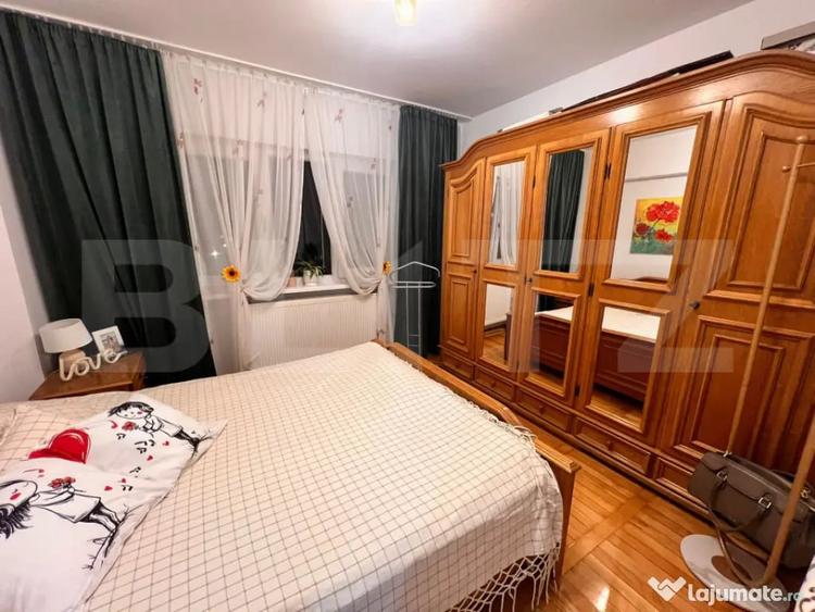Apartament cu 4 camere decomandat în Central