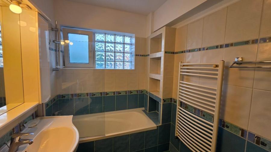 Apartament cu 3 camere decomandat, mobilat în Băneasa