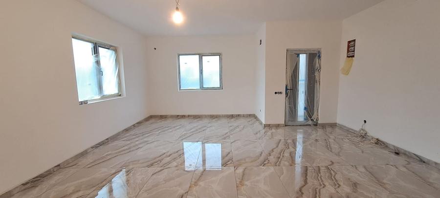 Casă individuală cu 4 camere cu Canalizare în Dragomirești-Deal