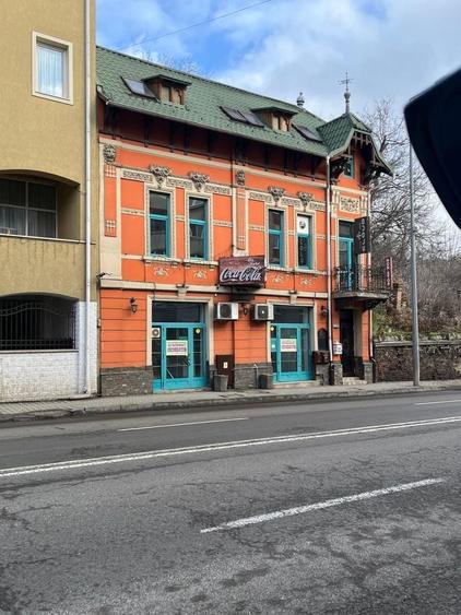 Spațiu comercial, de 80 mp, în Central