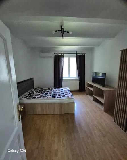 Garsonieră decomandată în Baba Novac