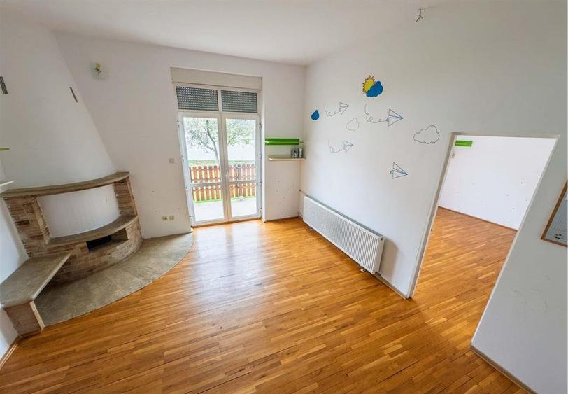 Casă cu 10 camere cu Teren 1775 Mp în Iancu Nicolae