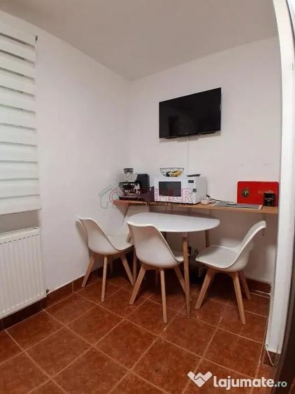 Apartament cu 4 camere decomandat în Berceni