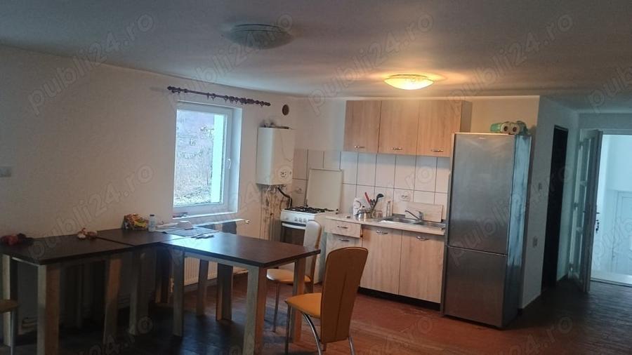 Casă cu 4 camere cu Teren 1000 Mp în Valea Adâncă
