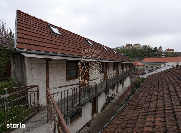 Casă cu 1 camere decomandat cu Teren 1500 Mp în Sighișoara