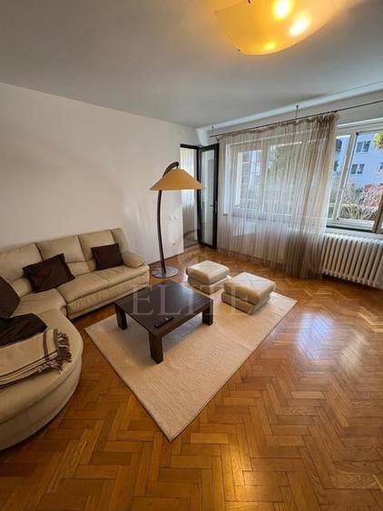 Apartament cu 3 camere decomandat în Plopilor
