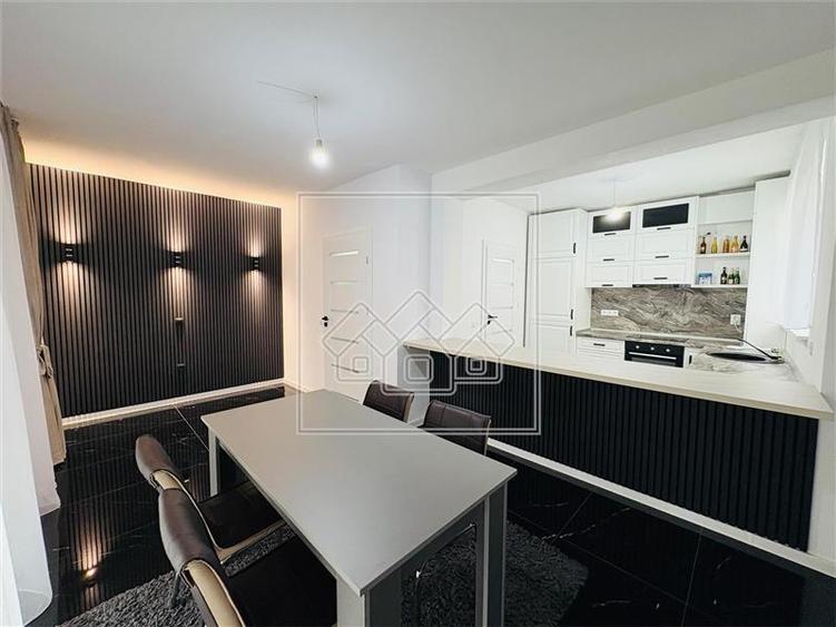 Apartament cu 2 camere decomandat în Exterior Vest