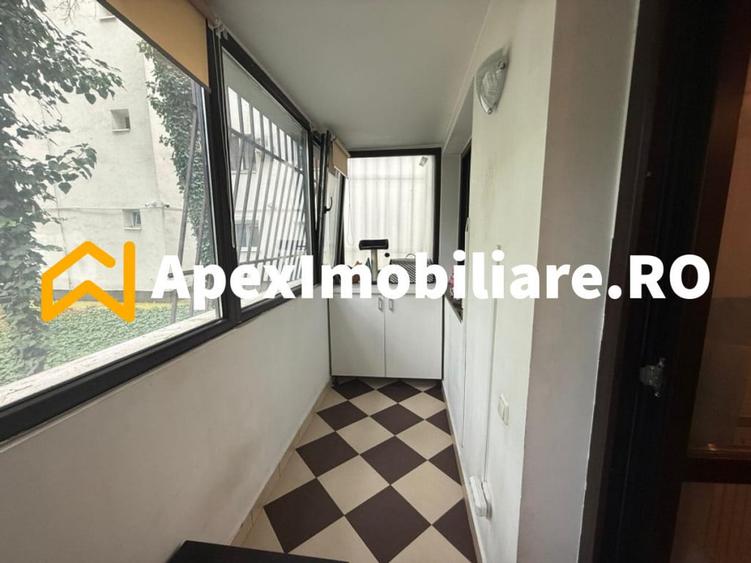 Apartament cu 3 camere decomandat în Titan